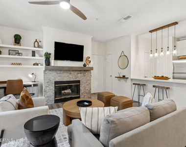 211 Colima Court - Photo Thumbnail 7