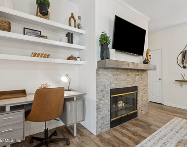 211 Colima Court - Photo Thumbnail 8