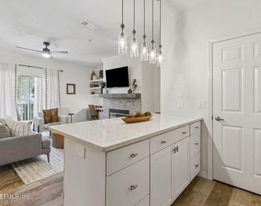 211 Colima Court - Photo Thumbnail 15