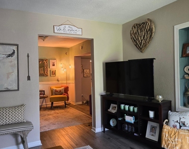 5147 Corsair Avenue - Photo Thumbnail 2