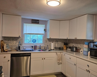 5147 Corsair Avenue - Photo Thumbnail 8