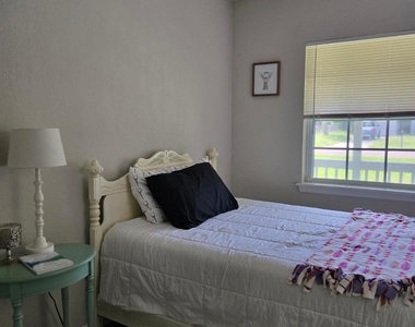 5147 Corsair Avenue - Photo Thumbnail 11