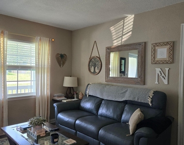 5147 Corsair Avenue - Photo Thumbnail 1