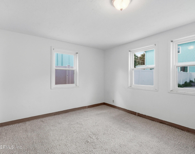 1800 1st Street - Photo Thumbnail 18