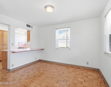 1800 1st Street - Photo Thumbnail 12