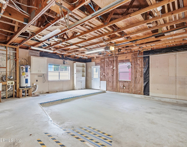 1800 1st Street - Photo Thumbnail 23