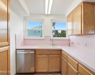 1800 1st Street - Photo Thumbnail 15