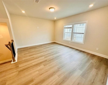 4729 Red Lion Place - Photo Thumbnail 10