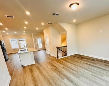 4729 Red Lion Place - Photo Thumbnail 9