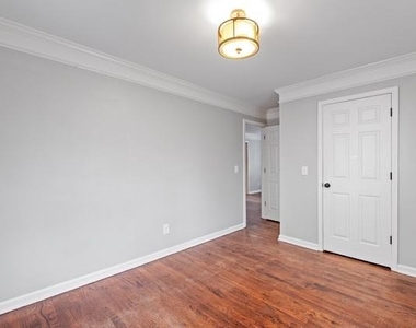 1224 Westmont Road Sw - Photo Thumbnail 10