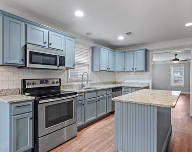 1224 Westmont Road Sw - Photo Thumbnail 5