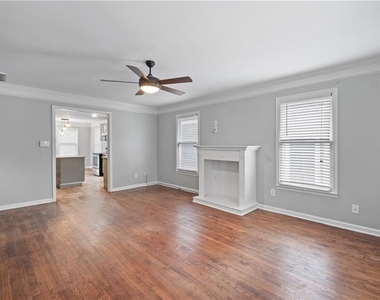 1224 Westmont Road Sw - Photo Thumbnail 3