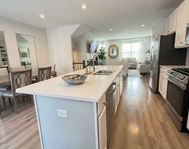 10609 Paige Circle - Photo Thumbnail 7