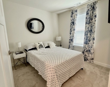 10609 Paige Circle - Photo Thumbnail 11