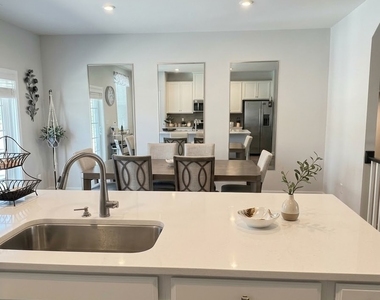 10609 Paige Circle - Photo Thumbnail 6