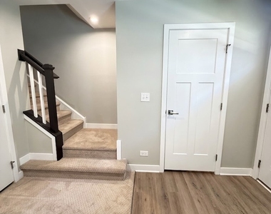 10609 Paige Circle - Photo Thumbnail 2