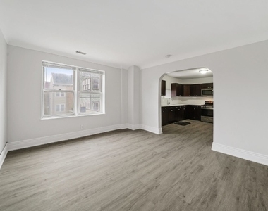 2556 S Albany Avenue - Photo Thumbnail 10