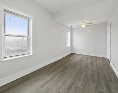 2556 S Albany Avenue - Photo Thumbnail 5