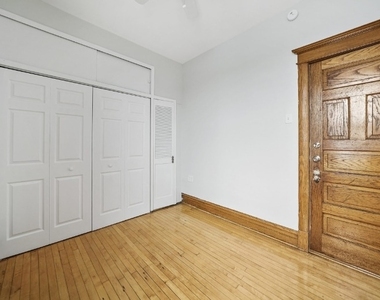 2556 S Albany Avenue - Photo Thumbnail 4