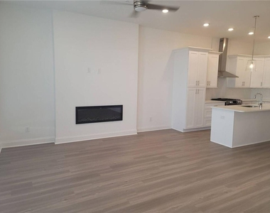 121 Pearl Street - Photo Thumbnail 1