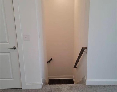 121 Pearl Street - Photo Thumbnail 4