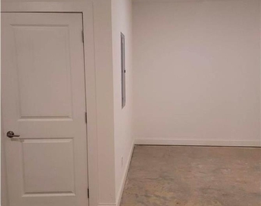 121 Pearl Street - Photo Thumbnail 5