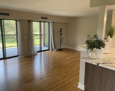 1515 E Central Road - Photo Thumbnail 2