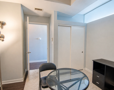 4537 S Drexel Boulevard - Photo Thumbnail 12