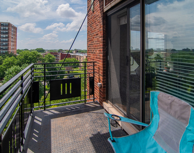 4537 S Drexel Boulevard - Photo Thumbnail 2