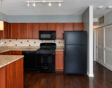 4537 S Drexel Boulevard - Photo Thumbnail 4