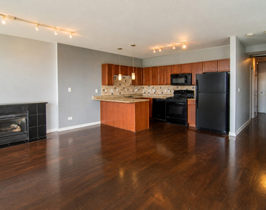 4537 S Drexel Boulevard - Photo Thumbnail 3