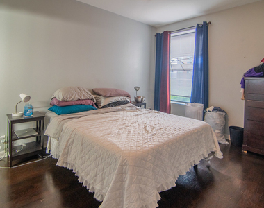 4537 S Drexel Boulevard - Photo Thumbnail 8