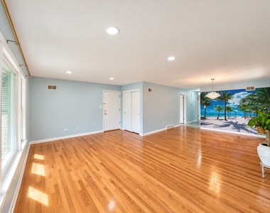 8608 W Carmen Avenue - Photo Thumbnail 8