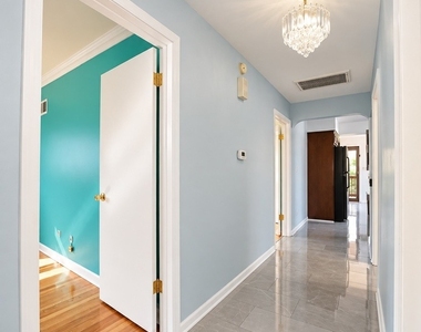 8608 W Carmen Avenue - Photo Thumbnail 17