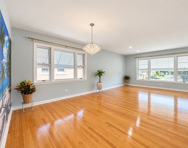 8608 W Carmen Avenue - Photo Thumbnail 4