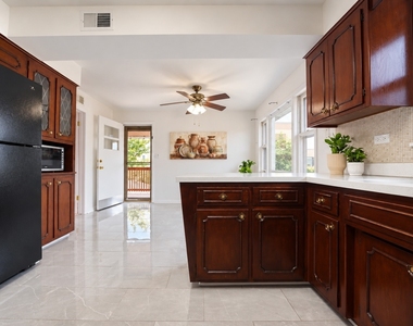 8608 W Carmen Avenue - Photo Thumbnail 14