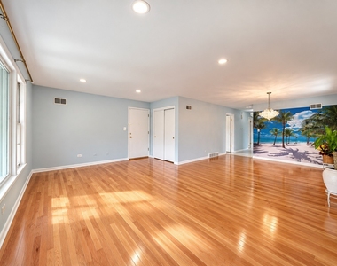 8608 W Carmen Avenue - Photo Thumbnail 2