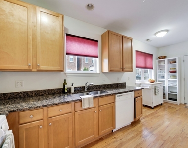 1346 W Cullerton Street - Photo Thumbnail 8