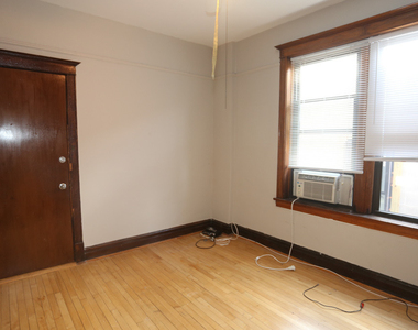 1927 W Schiller Street - Photo Thumbnail 5