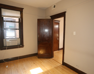 1927 W Schiller Street - Photo Thumbnail 12