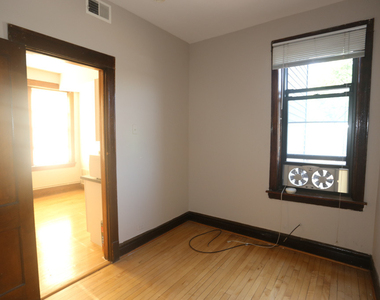 1927 W Schiller Street - Photo Thumbnail 13