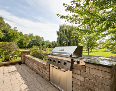 10 Eagle Ridge Drive - Photo Thumbnail 33