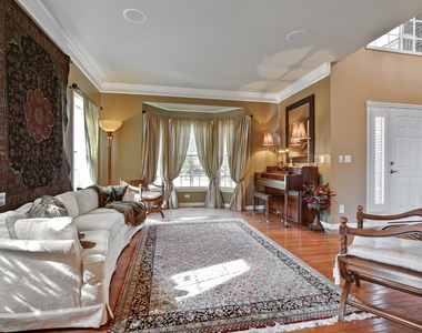 10 Eagle Ridge Drive - Photo Thumbnail 1