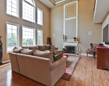 10 Eagle Ridge Drive - Photo Thumbnail 6