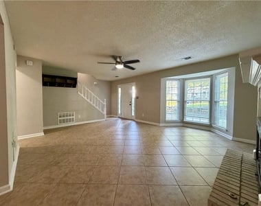 5200 Afton Way Se - Photo Thumbnail 3