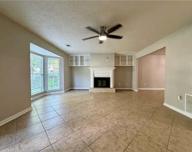 5200 Afton Way Se - Photo Thumbnail 2