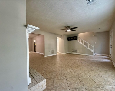 5200 Afton Way Se - Photo Thumbnail 4
