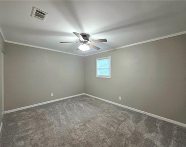 3460 Meadowview Drive - Photo Thumbnail 6