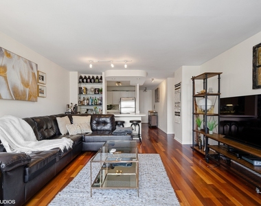 405 N Wabash Avenue - Photo Thumbnail 11
