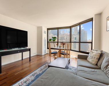 405 N Wabash Avenue - Photo Thumbnail 3